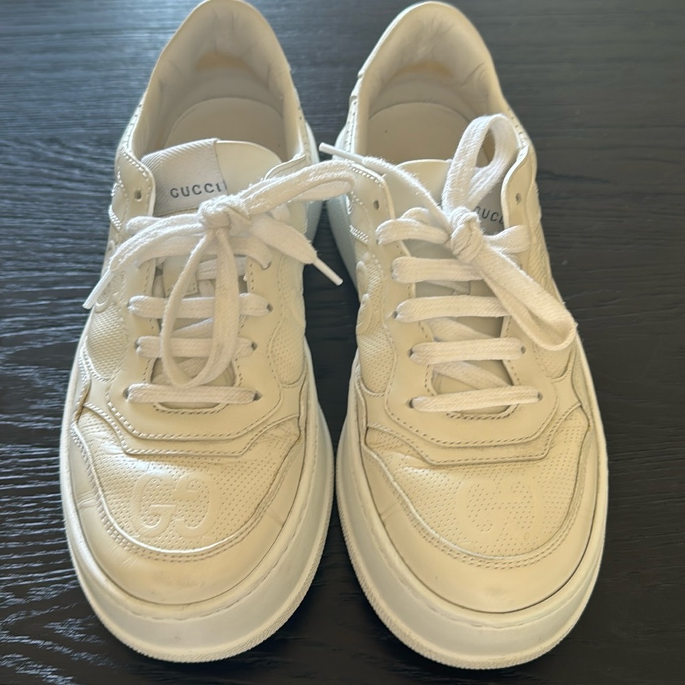 GG low top white leather Gucci sneakers, very comfortable!